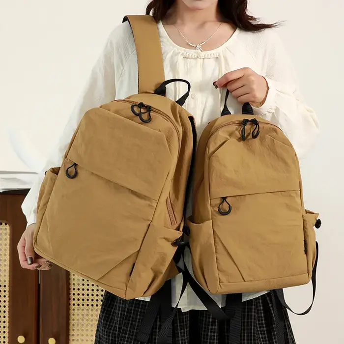 Offre spéciale mode petit sac à dos pour hommes tendance léger étudiant sac d'école sport court voyage