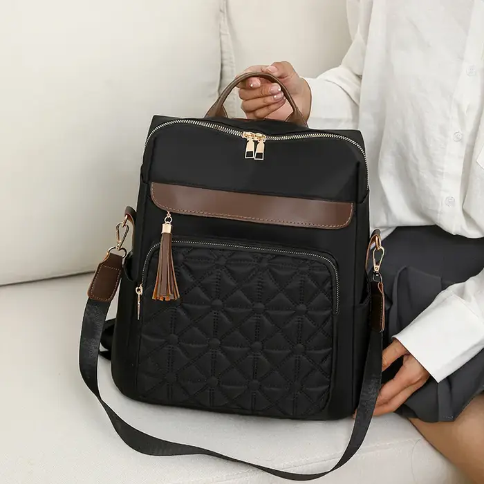 Sac à dos matelassé brodé pour femmes
