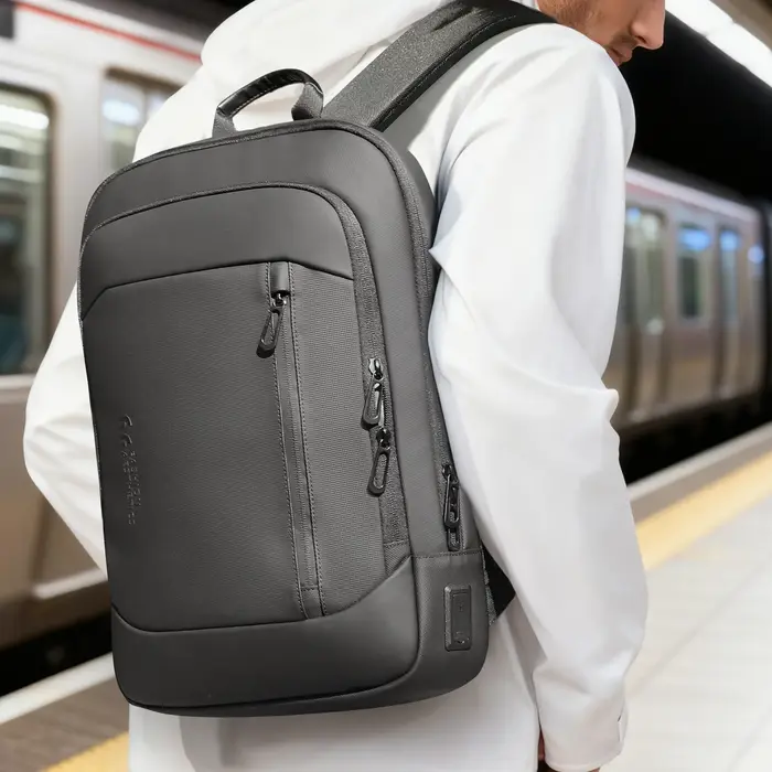 Sac à dos léger pour hommes d'affaires HK Slim, sac à dos pour ordinateur portable 15,6 pouces avec