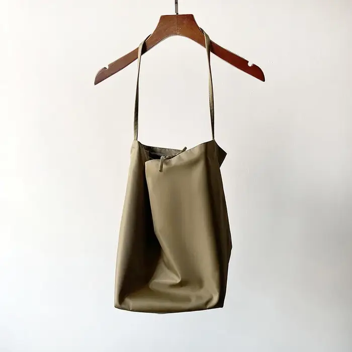 Sac fourre-tout en nylon souple de grande capacité