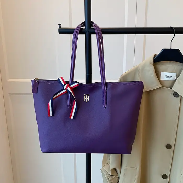 Sac pour femme avec matériel durable, simili cuir suédé souple, design vintage avec fermeture éclair