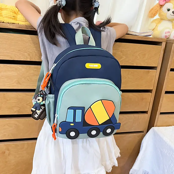 Sac à dos de dessin animé ludique