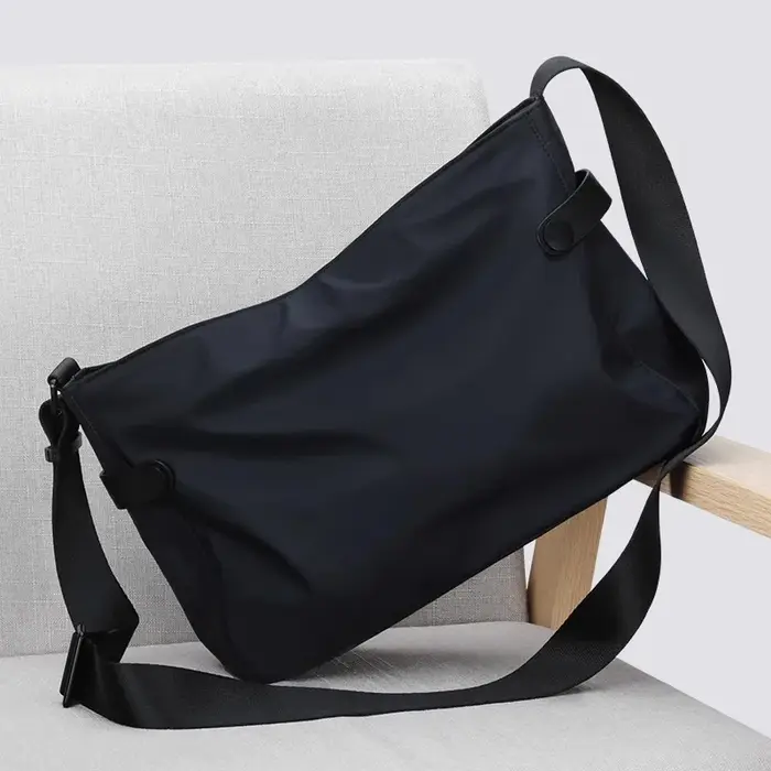 Homme décontracté grande capacité sac Menger léger simple épaule bandoulière Faion coréen Sle diagonale sac bolsas para hombre