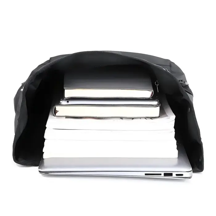 Sac à dos de grande capacité – Sac de voyage et de banlieue élégant noir uni avec bretelles réglables