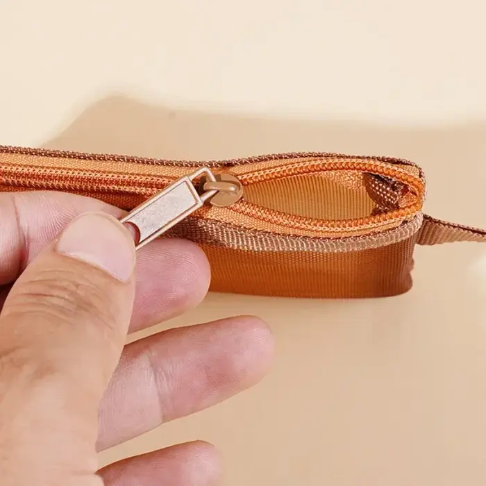Petit sac carré de couleur unie pour pièces de monnaie