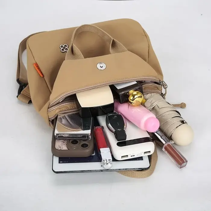Sac à dos léger et résistant à l'eau pour femme