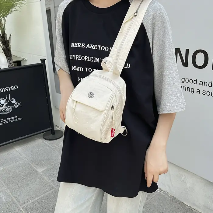 Mini sac à dos en nylon multicolore, petit sac à la mode et polyvalent pour femme, sac à dos multifonctionnel pour les voyages décontractés