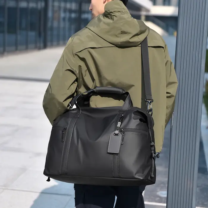 Men's Gym Bag - Black Adjustable Shoulder Strap Duffel Bag for Gym