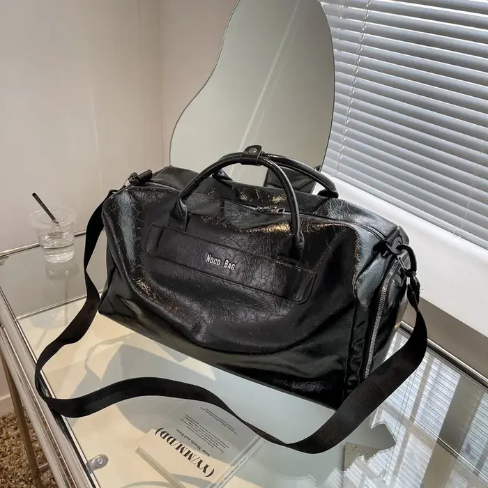 Sacs de voyage, sacs de natation, sacs de sport, sacs à dos de fitness, sacs pour femmes, sacs à bandoulière, sacs à main, sacs de coach, sacs de loisirs tendance