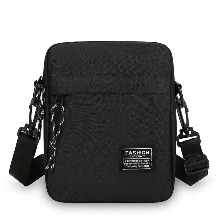 Soldes sur les sacs à dos en nylon pour hommes. Idéal pour un usage quotidien, petite capacité, peut