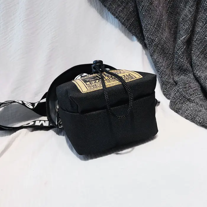 Sac messager tendance avec lettres de rue imprimées