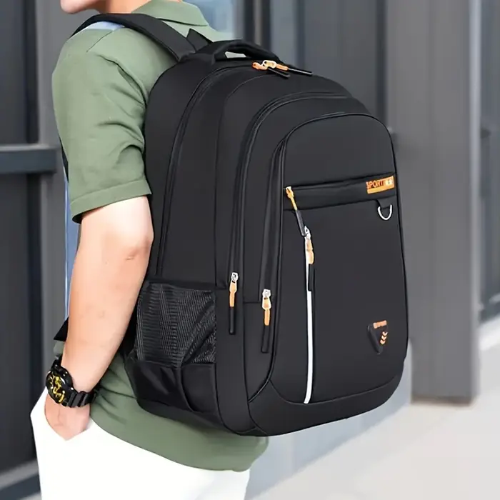 Sac à dos noir sportif tendance avec détails multicolores pour un usage quotidien