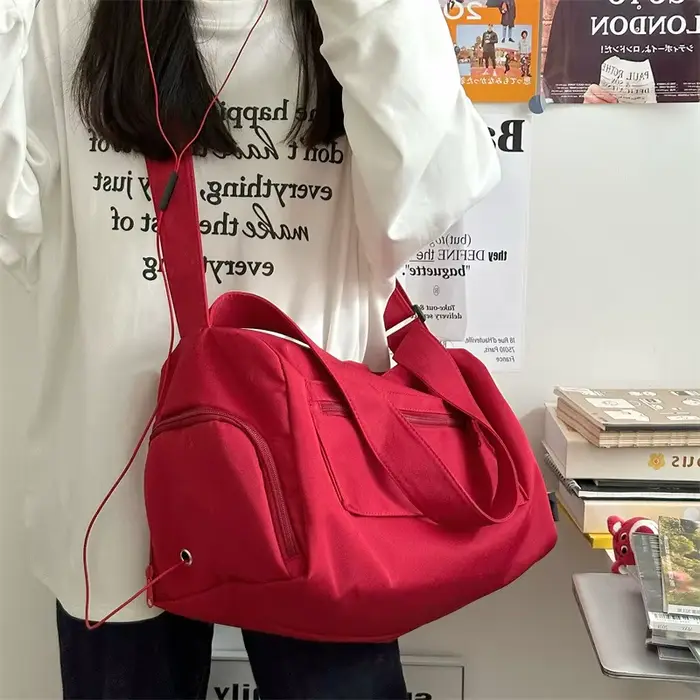 Grands sacs fourre-tout de voyage à bandoulière pour femmes