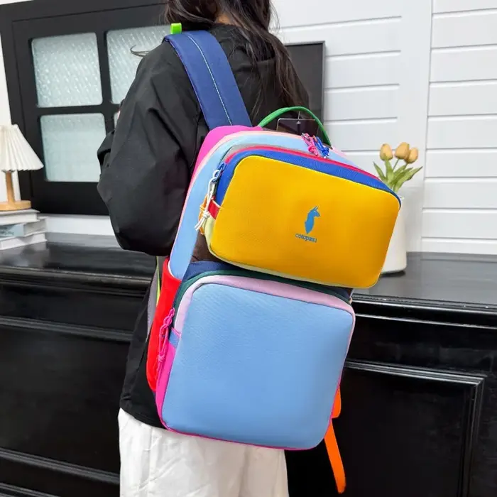 Sac à dos d'étudiant tendance pour l'extérieur