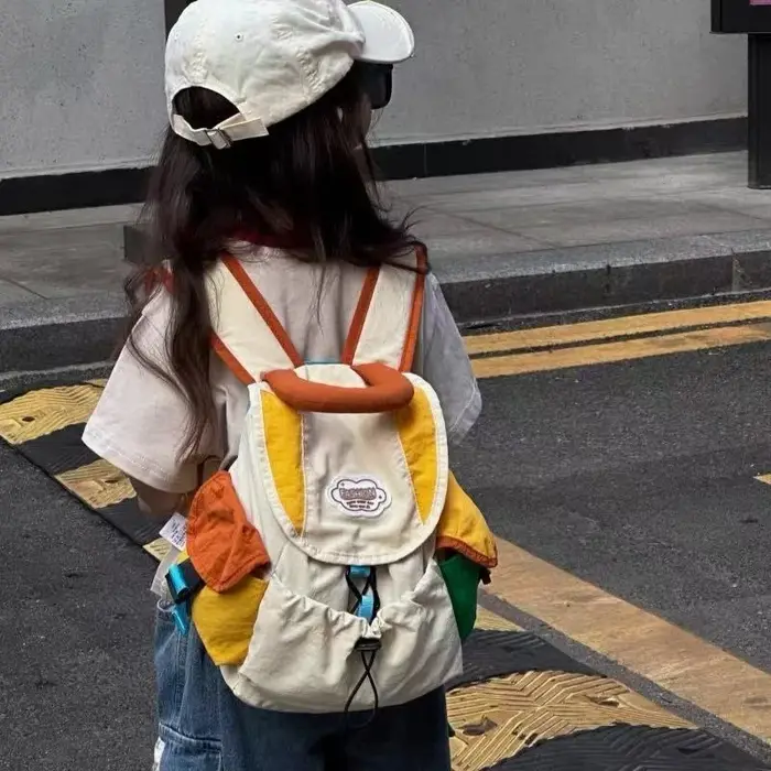 Sac à dos color block tendance, léger et décontracté, pour les voyages, le camping, la randonnée, les activités de plein air et l'usage quotidien.