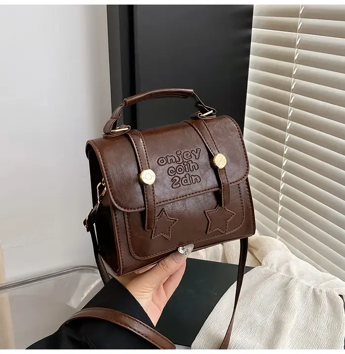 Sac bandoulière tendance pour femme, style urbain minimaliste, sac messager rétro à la mode, petit s