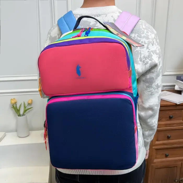 Sac à dos d'étudiant tendance pour l'extérieur