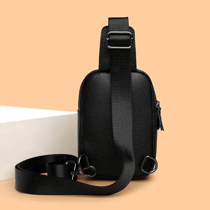 Sac de poitrine en cuir véritable pour hommes