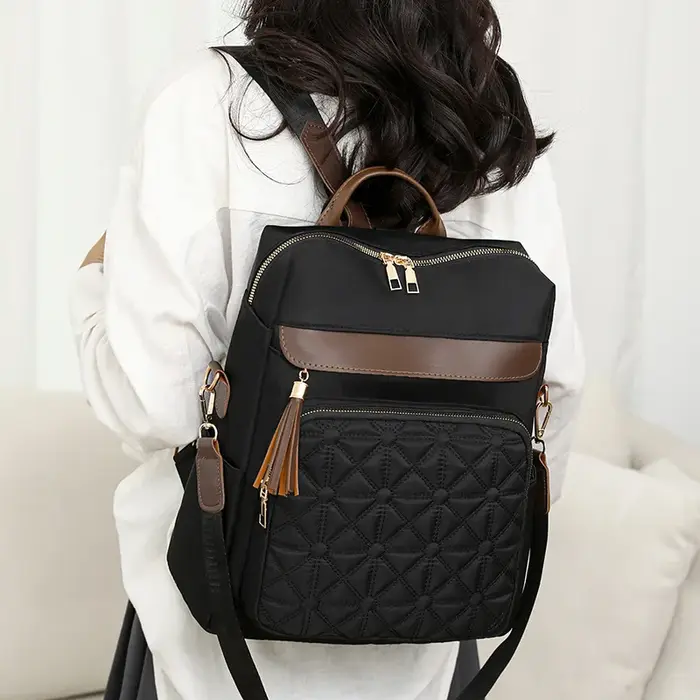 Sac à dos matelassé brodé pour femmes
