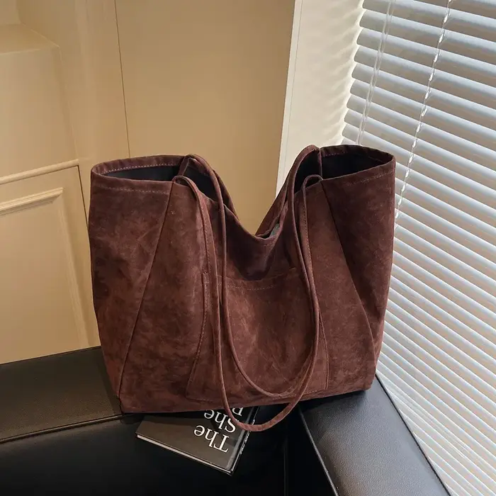 Rétro grande capacité sac fourre-tout femmes 2025 automne hiver nouveau polyvalent sous les bras sac de banlieue décontracté bureau dames sac sacs à main