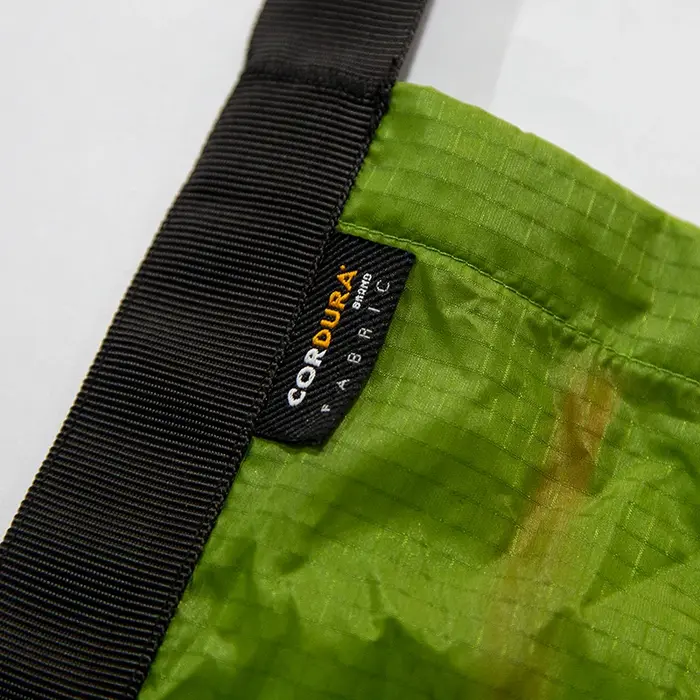 XENOSMILUS Sac à dos de voyage – Sac à bandoulière portable et léger avec peau résistante à l'eau pour les affaires et l'extérieur