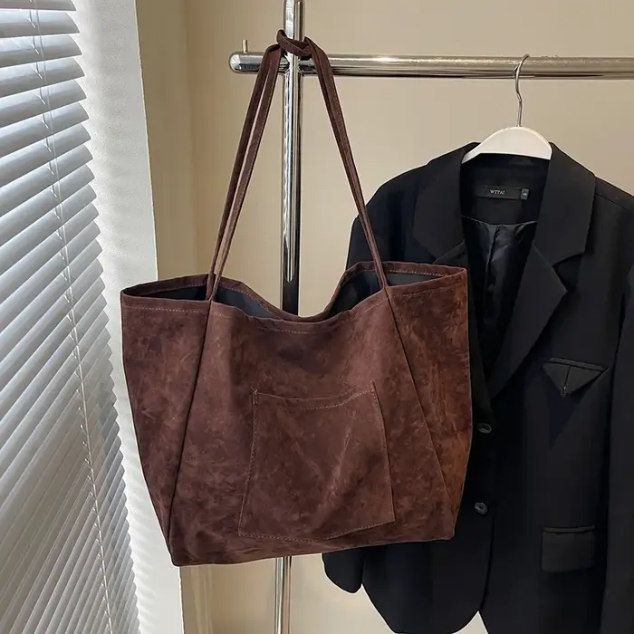 Rétro grande capacité sac fourre-tout femmes 2025 automne hiver nouveau polyvalent sous les bras sac de banlieue décontracté bureau dames sac sacs à main