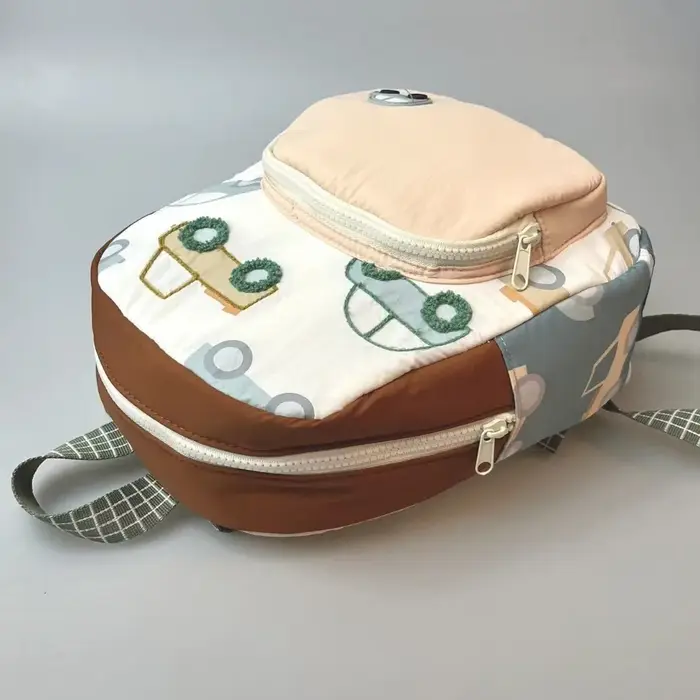 Sac à dos scolaire pour enfants avec broderie de voiture de dessin animé