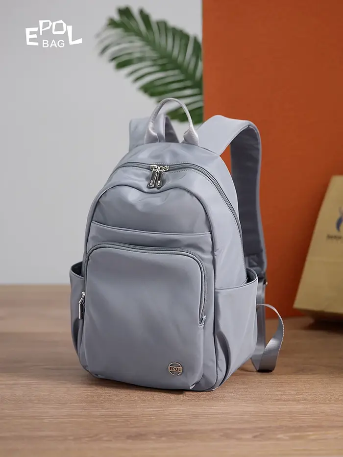 Sac à dos en nylon imperméable pour femme