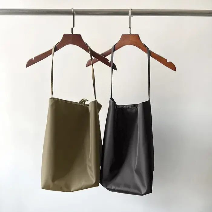 Sac fourre-tout en nylon souple de grande capacité