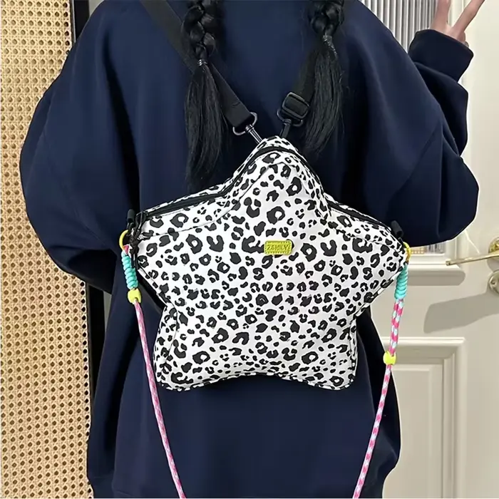 Sac à dos en forme d'étoile imprimé léopard pour femmes