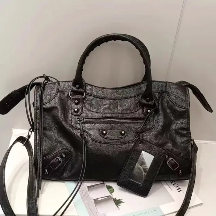 Sac de moto à rivets, sac à bandoulière haut de gamme de grande capacité