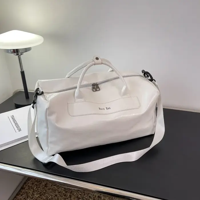 Sacs de voyage, sacs de natation, sacs de sport, sacs à dos de fitness, sacs pour femmes, sacs à bandoulière, sacs à main, sacs de coach, sacs de loisirs tendance