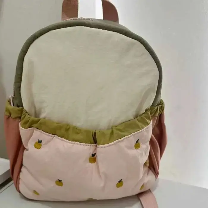 Sac à dos de maternelle personnalisé avec broderie de pomme pour enfants