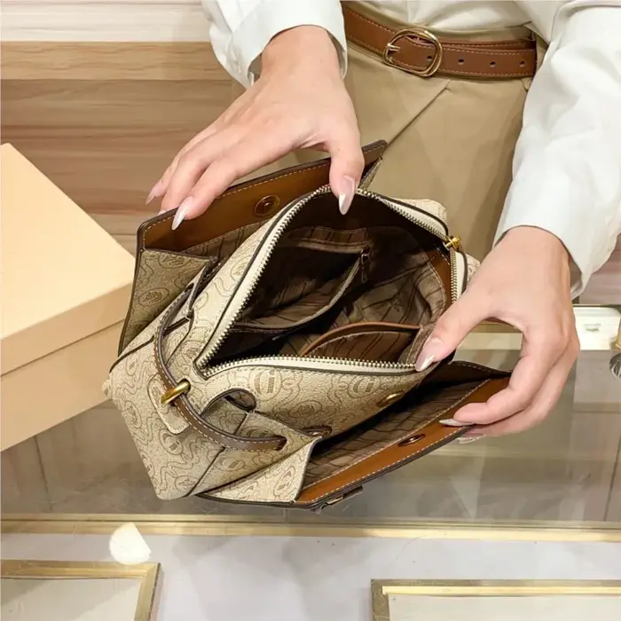 Sac messager chic en cuir pour femmes élégantes - Sac bandoulière classique et élégant de marque de créateur renommée