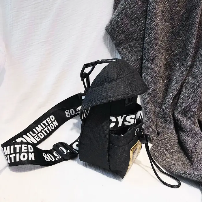 Sac messager tendance avec lettres de rue imprimées