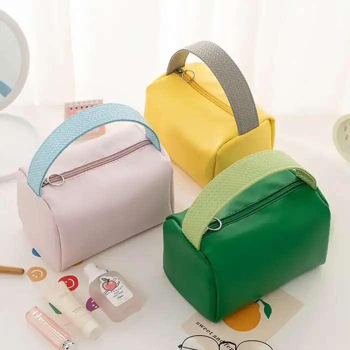 Sac de maquillage en cuir PU imperméable avec poignée supérieure robuste