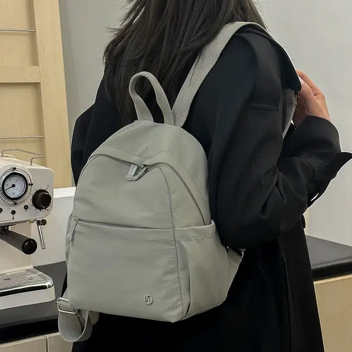 Sac à dos minimaliste élégant pour femmes