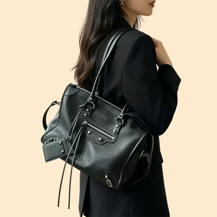 Le City 2026 Nouveau Sac de Voyage d'Affaires Vintage Motif Moto Sac à Main en Cuir de Vachette Pleine Fleur Grain Litchi avec Rivets Métalliques