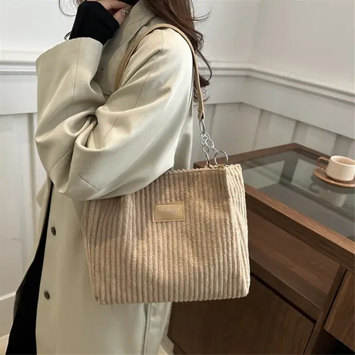 Sac fourre-tout chic en velours côtelé