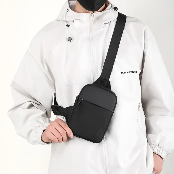 Sac de poitrine pour hommes