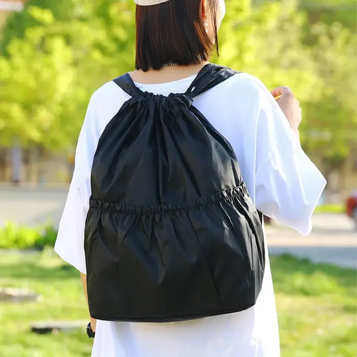 Sac à dos léger en nylon imperméable pour femme