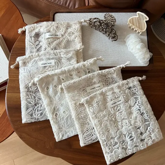 Mode Portable poche dentelle motif corde cordon conception cosmétiques sac toile anti-poussière pape
