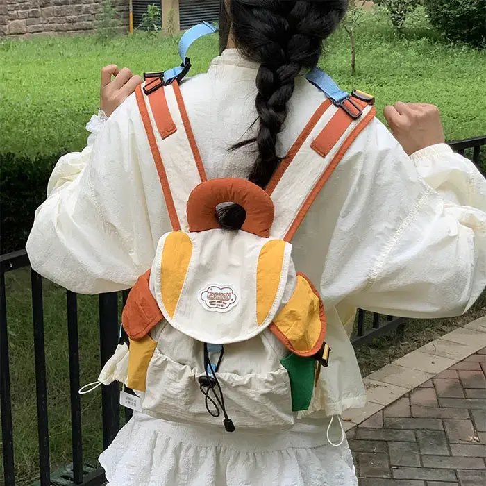 Sac à dos color block tendance, léger et décontracté, pour les voyages, le camping, la randonnée, les activités de plein air et l'usage quotidien.