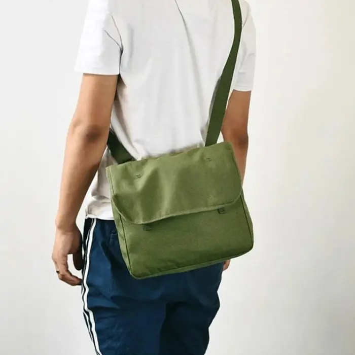 Sac en toile vintage à l'ancienne, sacoche militaire en poudre